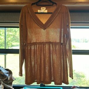 NWT women’s thermal v-neck long sleeve top size M by BiBi Color-brown